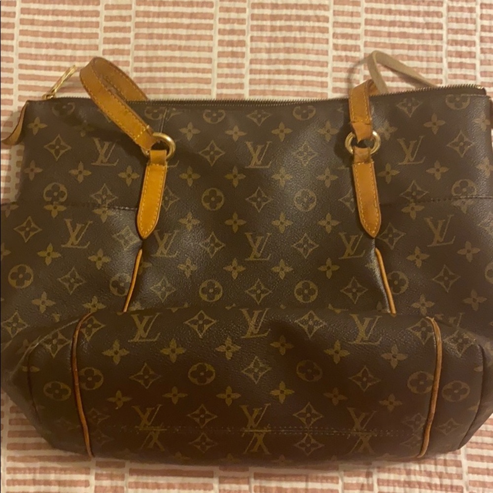 Louis Vuitton totally MM